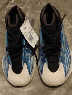 Adidas Yeezy Quantum Blue Basketball Sneakers Size 5.5